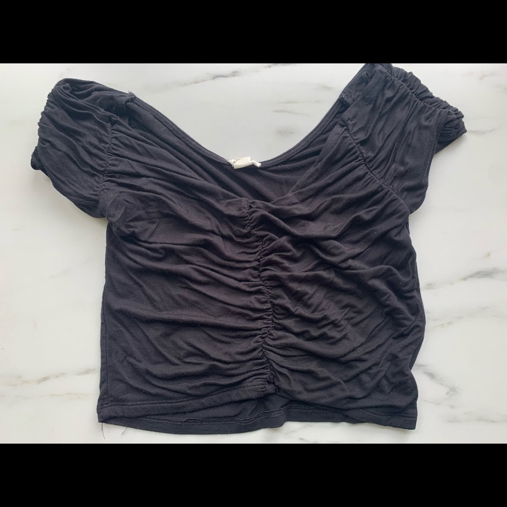 Off Shoulder Scrunched Black Cropped Tee